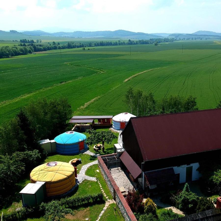 Caloroczne Jurty Mongolskie - "Domy Slonca" โควอตสโก ภายนอก รูปภาพ
